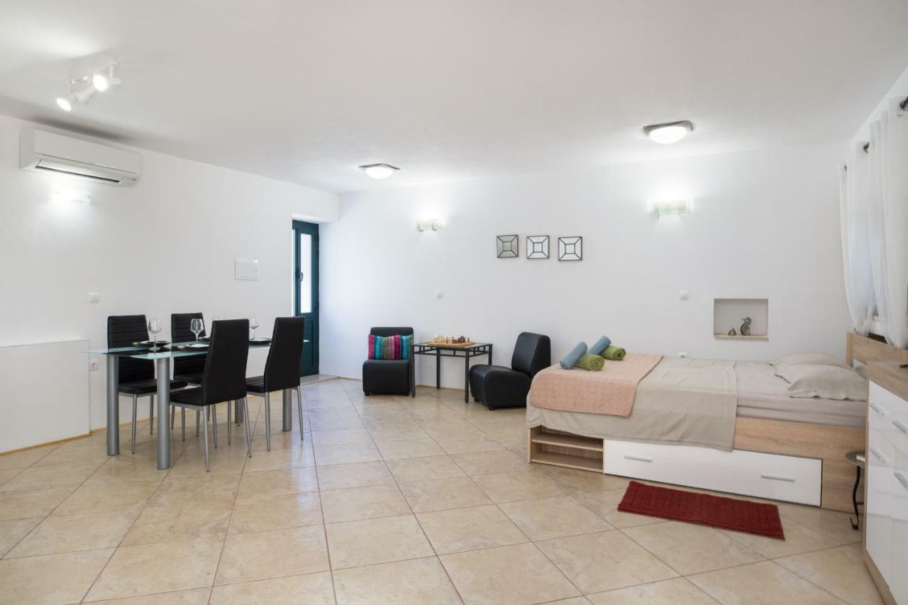 Ana Apartments Blace Εξωτερικό φωτογραφία