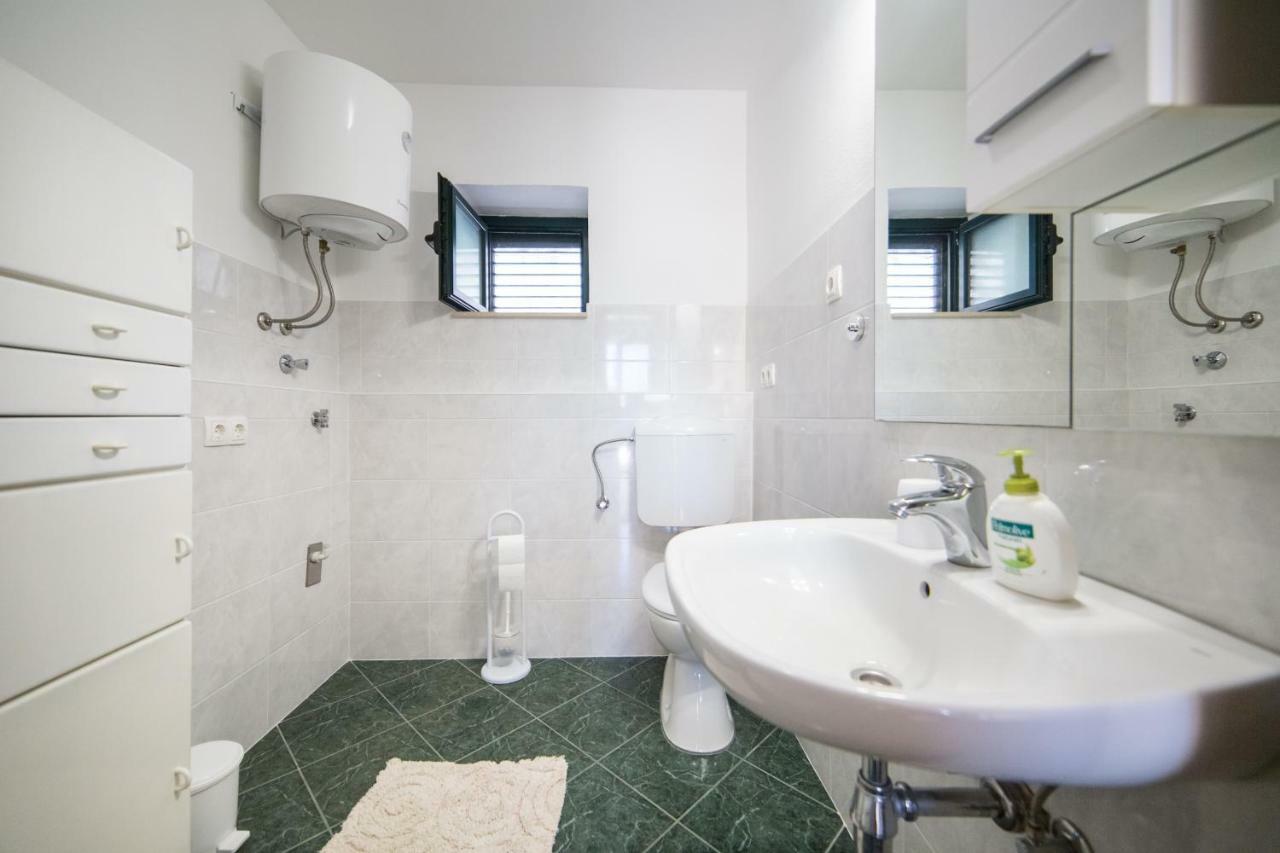Ana Apartments Blace Εξωτερικό φωτογραφία